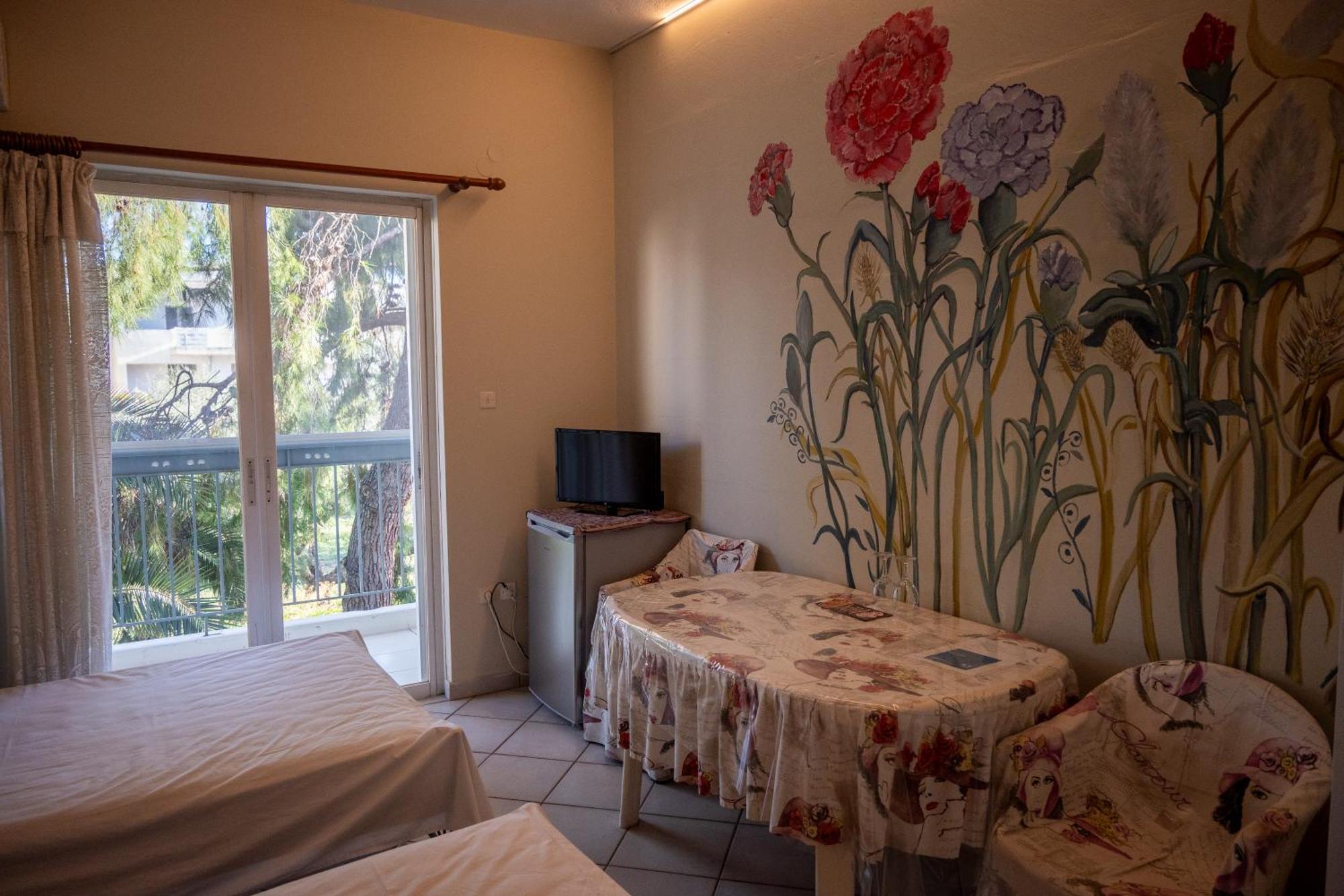 Ιlias Rooms Patras Exterior foto