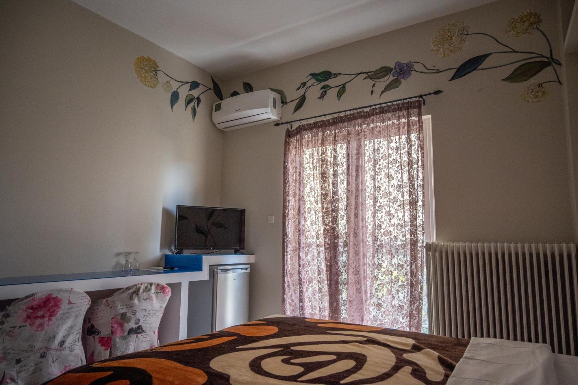 Ιlias Rooms Patras Exterior foto
