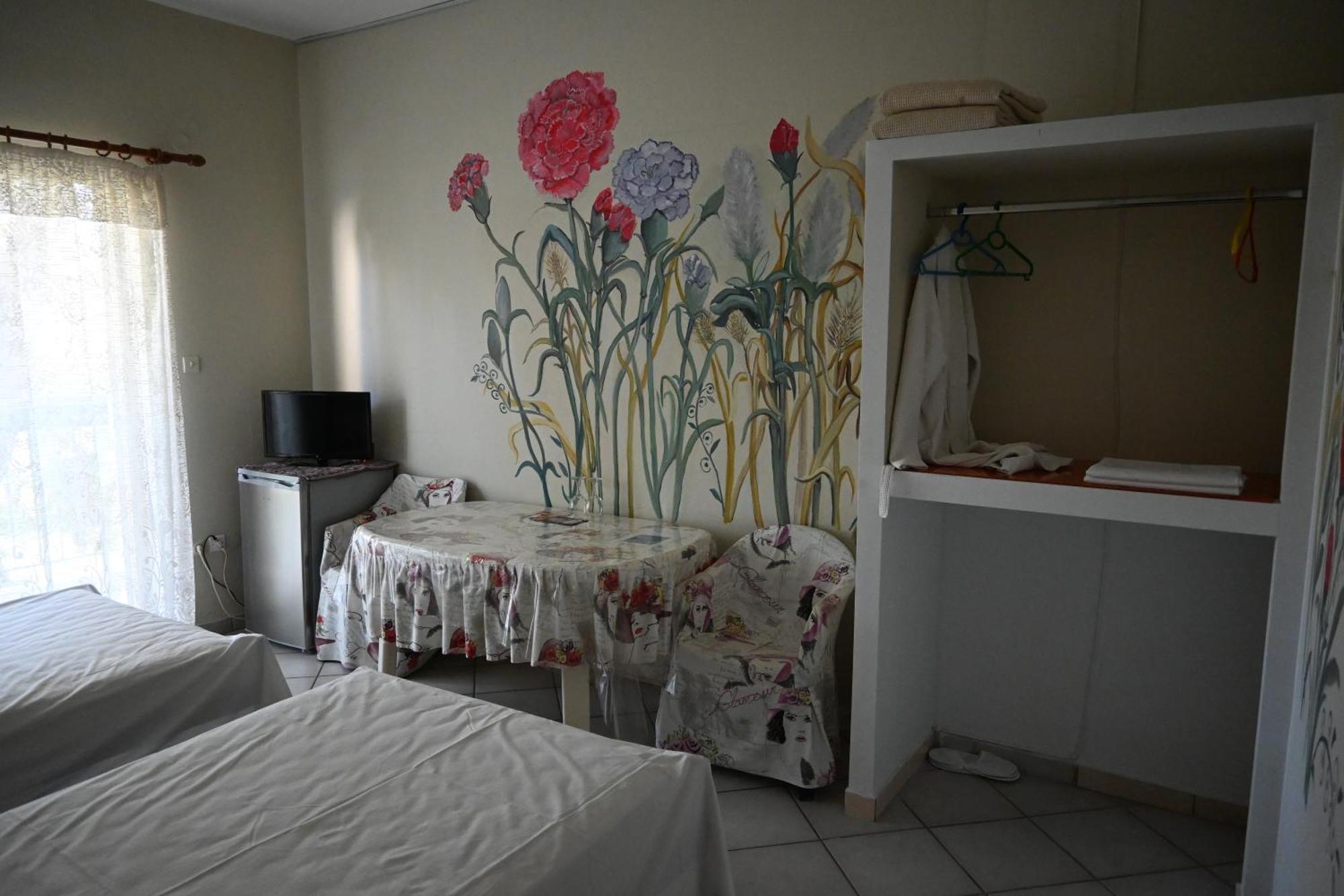 Ιlias Rooms Patras Exterior foto