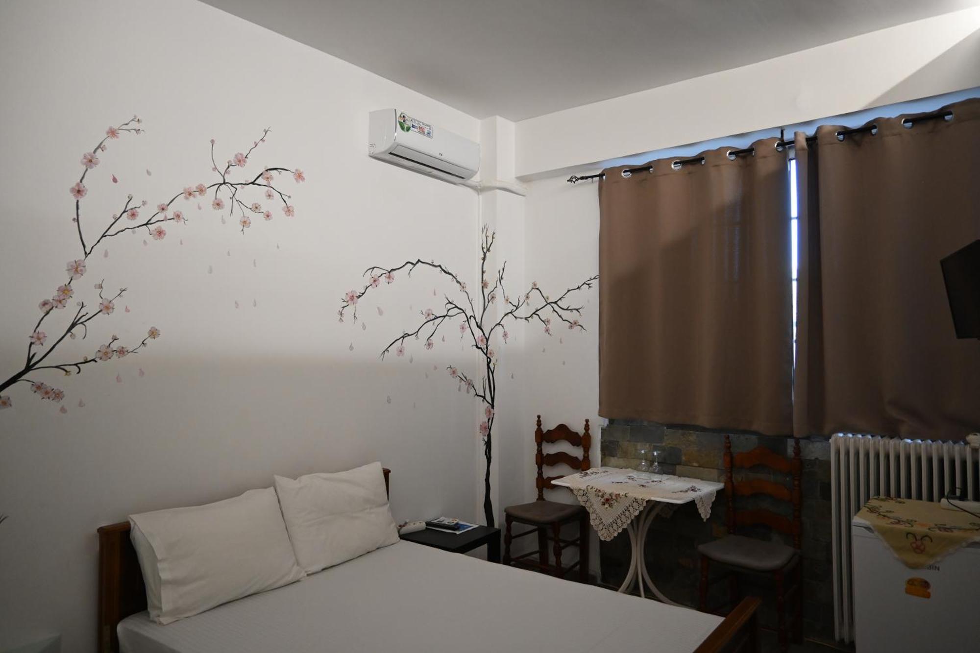 Ιlias Rooms Patras Exterior foto