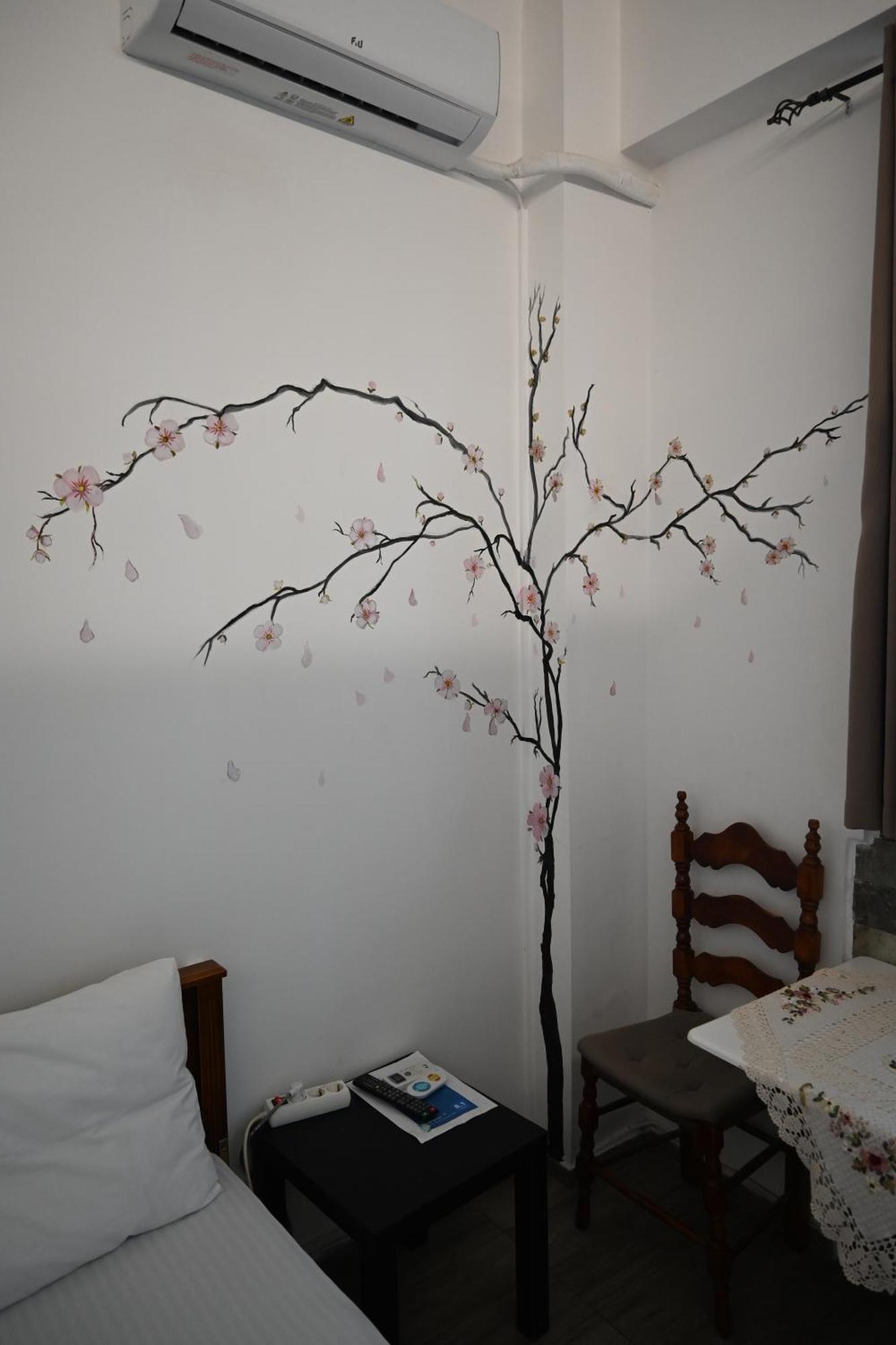 Ιlias Rooms Patras Exterior foto